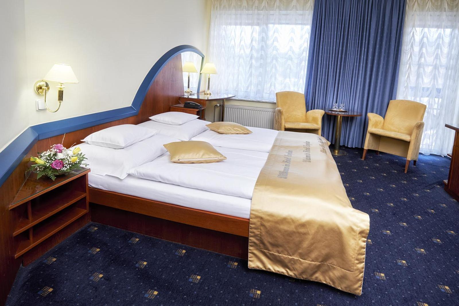 Hotel Eroplan Рожнов-под-Радгоштєм Екстер'єр фото