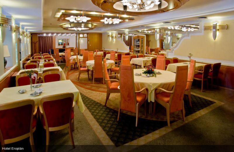 Hotel Eroplan Рожнов-под-Радгоштєм Екстер'єр фото