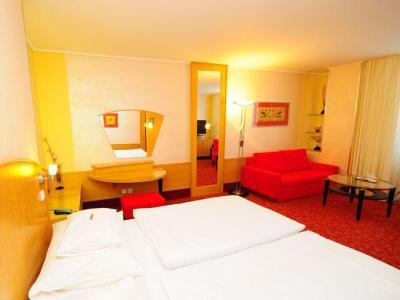 Hotel Eroplan Рожнов-под-Радгоштєм Екстер'єр фото